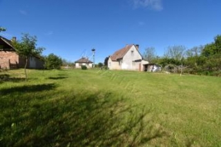 Price: £41,719.00 Category: House Area: 80 sq.m. Plot Size: 2239 sq.m. Rooms: 2 Bedrooms: 2 Bathrooms: 1 Location: Countryside £41.719 All-in costs, excluding 4% tax House with quite a bit of space at only 17 km from Lake Balaton. The house consists ...