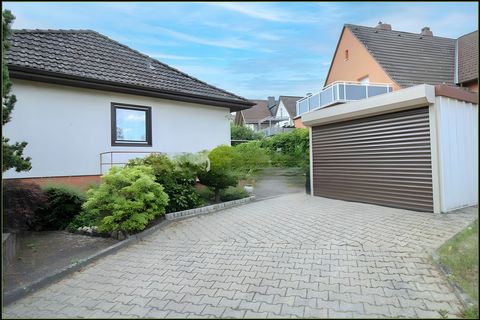 This cosy detached house offers singles and couples pleasant living comfort in an excellent location between the centers of Bad Homburg and Oberursel and only approx. 30 minutes from Frankfurt city center. Set on a plot of approx. 418 m2, the propert...
