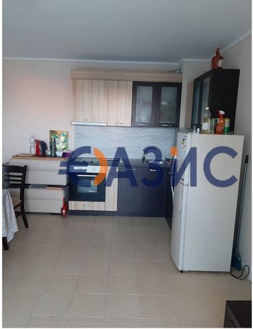 ID 31609392 For sale it is offered: 1 bedroom apartment in an ordinary house with a low maintenance fee,close to the sea. Price: 75 500 euros. Locality: Kiten,Bulgaria Rooms: 2 Total area: 62 sq. m . Floor: 4 of 5 Service fee: 150 euro/year Construct...