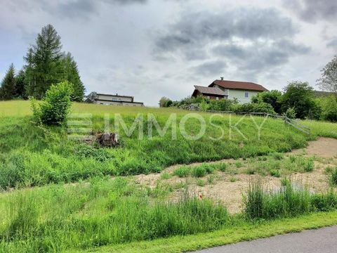 1050 m² plot in a residential area near the centre of Reichenthal. A dream place for your home with a panoramic view of the countryside. Only 30 minutes to Linz! Plenty of space and therefore also well suited for a semi-detached house. With regard to...