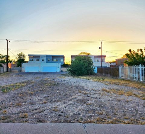 Owner Finance Option Available!! Welcome to this .09-acre lot located in downtown Albuquerque! This lot offers a prime opportunity for urban living or investment in a vibrant city setting. Situated in a convenient location, this property is ideal for...