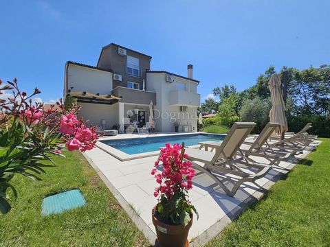 Istria, Umag, Novigrad, surroundings This beautiful house, located only 2 km from the beautiful beach and 8 km from the city of Novigrad, offers a perfect combination of comfort and functionality. Novigrad offers all the necessary facilities such as ...