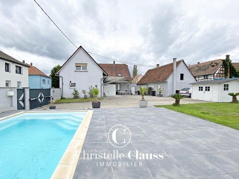 Real estate complex located in Oberhoffen-sur-Moder, 30 minutes north of Strasbourg, comprising a house of 119m2 of living space on 2 levels, a commercial premises of 30m2 and a converted and equipped bakery of 50m2. This set is built on a plot of 78...