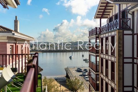 Atlantic Realty präsentiert exklusiv diese spektakuläre Maisonette-Wohnung mit herrlichem Blick auf die Bucht, den Segelhafen und Hendaye (Frankreich). Seine ausgezeichnete Lage in Hondarribia, einer charmanten Küstenstadt, ermöglicht einen einfachen...