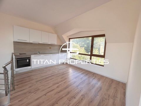 Die Immobilienagentur Titan Properties hat das große Vergnügen, Ihnen eine Zwei-Zimmer-Wohnung - Maisonette-Typ im Stadtteil Varna zum Verkauf anzubieten. Das Anwesen befindet sich in der Nähe von Apotheken, Geschäften, Kindergarten, Café, Restaurant...