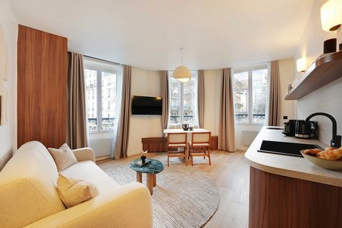 Checkmyguest bietet dieses elegante 31 m² große Apartment mit einem Schlafzimmer in idealer Lage in der Rue Ramey 28 im 18. Arrondissement von Paris. Genießen Sie einen hellen Raum in der Nähe berühmter Sehenswürdigkeiten wie der Basilika Sacré-Coeur...