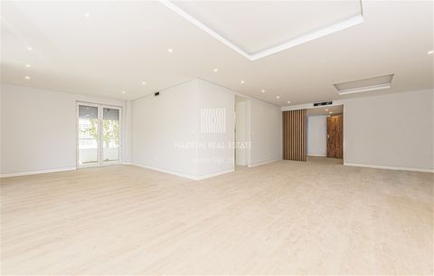 Fantastique appartement de luxe de 3 chambres à Carcavelos, Cascais Ce spacieux appartement de 3 chambres avec 153 m² de surface brute privée à Carcavelos, Cascais, offre la combinaison parfaite de luxe, d’espace et de confort, dans un emplacement pr...