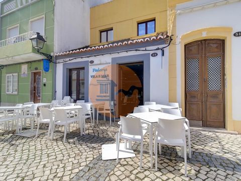 This building, located in the historic center of Vila Real de Santo António, presents an excellent investment opportunity, especially for those looking for a combination of commercial and residential use in one of the region's most charming areas. Th...