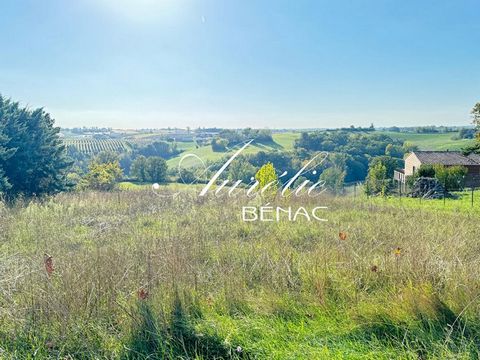 Vous cherchez un coin tranquille pour installer votre future habitation ? Vous y êtes ! Commune de Durfort-Lacapelette, entre Lafrançaise, Moissac et Lauzerte, terrain constructible et borné de 2950 m² offrant une belle vue dégagée sur la campagne en...