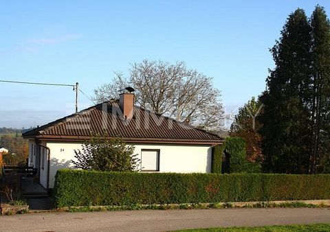 Heerlijke bungalow op een uitstekende locatie - met kelder en garage - een beetje zorgbehoevend, maar enorm veel potentieel Dit 