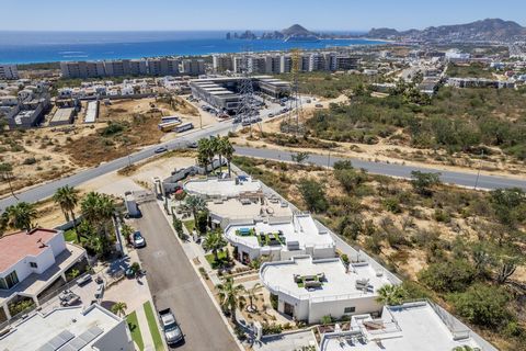 Casa Estrella is a beautifully appointed single level two bedroom two bath home in El Tezal. Just a short drive to the marina and popular beaches. El Tezal is an up and coming area on the Cabo corridor that offers great restaurants medical services s...