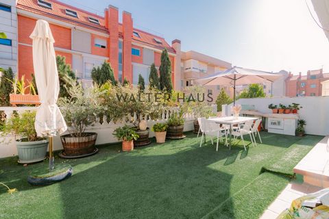 Located in the exclusive residential area of ​​El Viso, in the Chamartín district, Madrid, this semi-detached house sold by Walter Haus combines elegance, tranquility and comfort. Surrounded by tree-lined streets and a select atmosphere, El Viso is k...