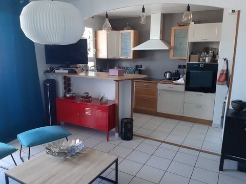 L’appartement dans une résidence sécurisé et décoré avec gout bénéficie d’une excellente localisation : 10 min de Saint Lazare, 20 min de Châtelet Les Halles, 20 min de la Défense. Il se trouve à 200 m de la Gare RER Centre-Ville d’Argenteuil et à 5 ...