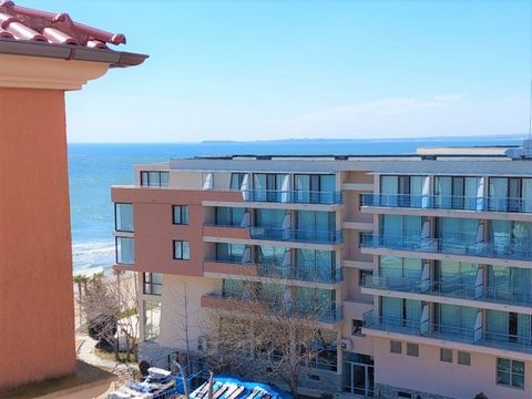 Een uitstekend appartement in een luxe wooncomplex Atrium Beach in het resort Elenite, op 40 km van de luchthaven van Burgas, op 10 km van Sunny Beach en de pendelbus. Het appartement bestaat uit een woonkamer met keuken, een slaapkamer met openslaan...