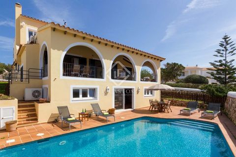 Lucas Fox presents this wonderful 335m² villa on a 761m² plot in the Cala'n Blanes development , in the municipality of Ciutadella de Menorca. The property is spread over three floors in a spacious and functional way to maximize comfort and fully enj...