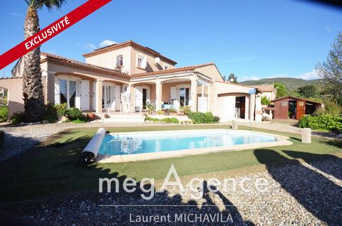 Located in the charming town of Causses-et-Veyran (34490), between the sea and the mountains, this 4-sided villa of 133m2 on a crawl space on a plot of 601 m2, offers you: Its interior: - A 30m2 living room with its double-glazed PVC French windows o...