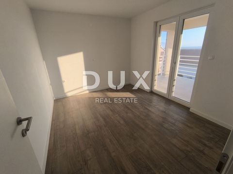 2BR+DB appartement met zeezicht te koop - 200 m VAN DE ZEE!! Het appartement is gelegen op de 2e verdieping van een kwaliteitsnieuw gebouw. Het appartement bestaat uit 2 slaapkamers, woonkamer en keuken, hal, badkamer en terras met uitzicht op zee. H...