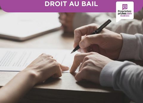 Justin Michaud vous propose une cession de droit au bail d'un local commercial dans une rue très passante du centre-ville de St Remy de Provence. Boutique de 37 m² avec son arrière boutique + sanitaire de 10 m², actuellement exploité en prêt-à-porter...