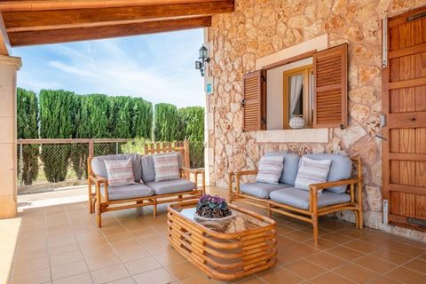 The exterior area of this villa is really beautiful. If features gardened areas together with a salt water pool of 8 x 4 metres with a depth ranging from 0.5 to 1.20 metres. The completely furnished porch invites to celebrate wonderful family evening...