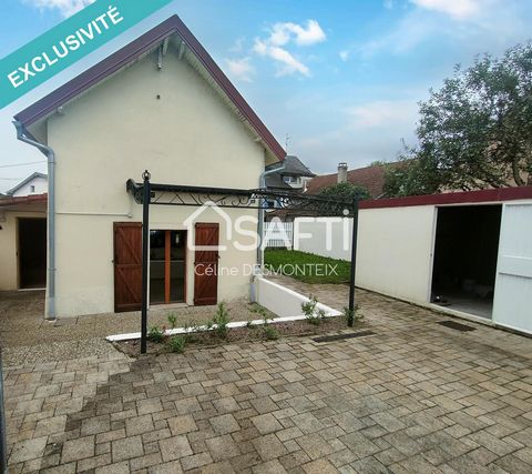 Located in Valentigney (25700), this old house of 61 m² is ideally close to amenities such as shops, schools, middle and high schools, thus offering practical daily life. The proximity of public transport such as buses makes traveling easier. The liv...