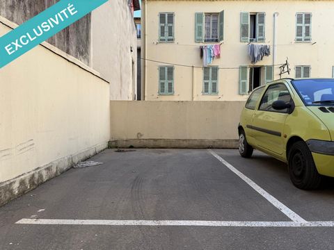 Nice proche Acropolis, à 2 pas de l'arrêt de tramway République Recherché sur ce secteur ! Place de parking extérieure d'environ 12 m2 située dans une cour intérieure de copropriété sécurisée par badge. Le bien comprend 0 lot, et il est situé dans un...