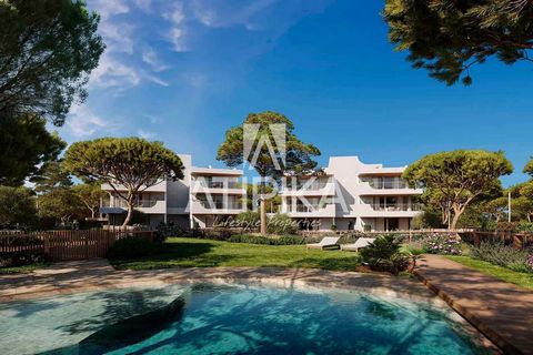 This elegant 138 m² apartment is located in a prestigious private development offering a variety of top-tier services, such as a communal pool, extensive landscaped areas, 24-hour security, sports facilities, dining areas, children's spaces, and an e...