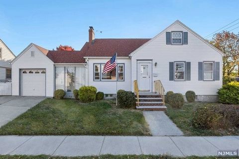 Don't miss out on this fantastic opportunity to own a charming 3-bedroom, 1-bath ranch in the highly sought-after town of Secaucus, just steps away from the bus to NYC. The first floor features a spacious living room, eat-in kitchen, dining room, two...