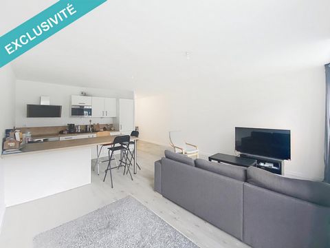 Situé dans la charmante ville de Lille (59000), rue des Chaudronniers, ce bel appartement T3 récent de 69 m² offre un cadre de vie dynamique et agréable. Proche des commodités telles que les commerces, les écoles et les transports en commun, Construi...