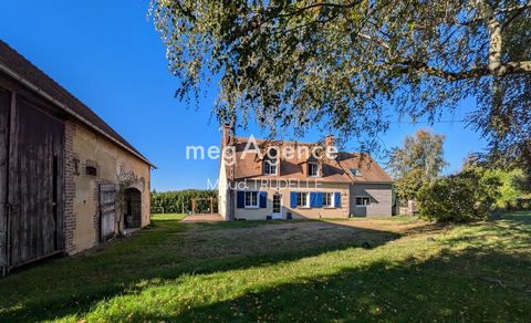 À 20min de La Flèche et 30min du Mans, dans un hameau entouré de champs, cette propriété implantée sur un terrain de 1750 m² offre un cadre idéal entre campagne et village. Avec sa grande dépendance pour véhicules, camping car, stockage, bricolage, v...