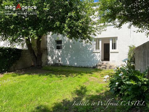 UNIQUEMENT CHEZ MEGAGENCE: Isabelle et Wilfried CASTEL: venez découvrir cette belle maison de 85 m2 environ avec un beau jardin, idéalement située, dans le quartier très recherché de la Marcellière. Elle se compose, en rez-de-chaussée, d'une entrée, ...