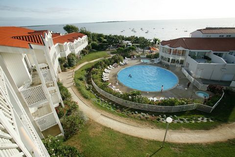 Die Ferienwohnungen von Résidence Les Terrasses de Fort Boyard sind über 2 Gebäude mit 2 und 3 Etagen verteilt. Beide haben einen Lift bis auf die 2. Etage. Wir bieten eine Anzahl verschiedener Ferienwohnungen für 2 bis 6 Gäste an. Manche Apartments ...