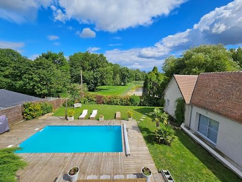 NORTH of TOURS PROPERTY HOUSE and OUTBUILDING SPA 6 places SWIMMING POOL 8 x 4 m GARAGE for 5 cars In an idyllic environment at the foot of a green area, leisure park, with no one overlooking and no noise disturbances, yet just 4 minutes from TOURS. ...