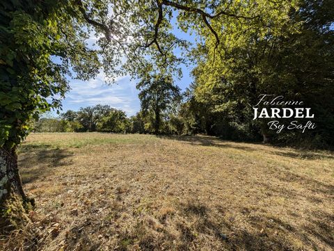 TERRAIN PLAT BORNE ET VIABILISE DE 1 876 M²