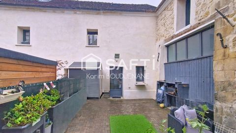 Maison de ville, 2 chambres, une cour, 2 parkings