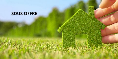 Descriptif de terrain : -367 m2. -Viabilisé, bornage réalisé. -Arrivées des différents réseaux déjà effectuées (eau, gaz de ville, électricité, fibre, tout à l'égout). -Prêt à construire. -Terrain plat -Libre de constructeur. -Dans un nouveau quartie...