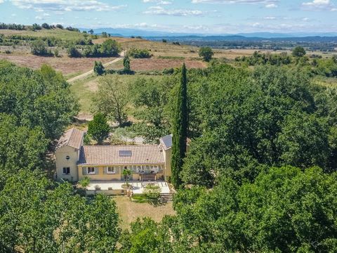 Spacieuse Villa Contemporaine dans la Région d'Uzège