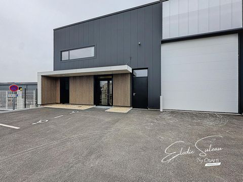 Local professionnel 133m2 hangar et bureaux