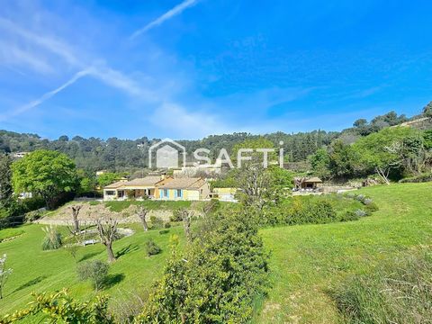 Villa d’exception à Cotignac : lumière, nature et vue magique !