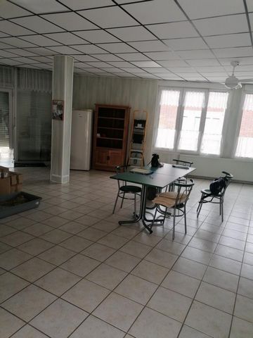 MAISON TRADITIONNELLE 165M² PLAIN-PIED 8 PIECES