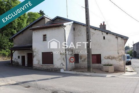 Maison de village sans jardin à rénover.