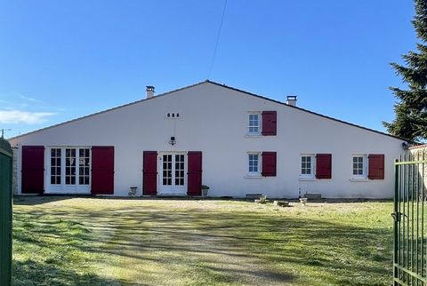 Belle Charentaise, 3 ch, piscine chauffée, au calme, 4 km de LOULAY