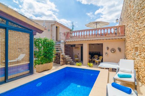 Welcome to this fantastic townhouse in Llubí, with an additional apartment and private pool. It sleeps from 6 to 8 guests. The true star of this wonderful townhouse is the private chlorine pool -that sizes 7 x 3 metres and has a water depth ranging f...