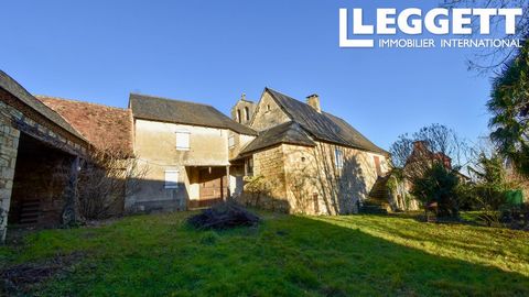 A19690LBC24 - Real estate complex is located in the center of a small village of dordogne and consists of the main house with 5 large rooms, attic of 95m2 to amenager, vaulted cellars, barns, shelters, nut dryer and roadside outbuildings with commerc...