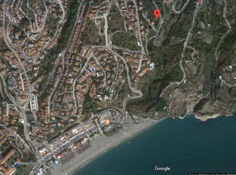 Two building plots of 220m2 available next to each other in the Chiminea area of Nerja, just above Burriana Beach. Outline building permission for a detached villla of 110m2 plus basement. Price is for each plot.