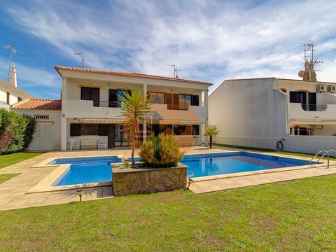 The 3 bedroom villa with parking, is a spacious and modern home that offers a range of amenities for its residents. On the ground floor, there is an equipped kitchen with pantry, which means there is plenty of space to store food and other items. The...