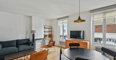 Located in a discrete street of Montmartre, a famous area for its view of Paris from the Sacré Coeur Basilica as well as its restaurants and shops of the Place du Tertre, this charming apartment is the perfect fit to experience the real Parisian life...