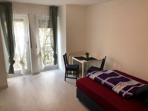 The 1-room apartment is located directly in the city centre of Worms and has a living space of xx m2, is fully furnished and equipped. It has a private bathroom with shower (towels are also available), wardrobe, double-bed (140x200), desk/dining tabl...
