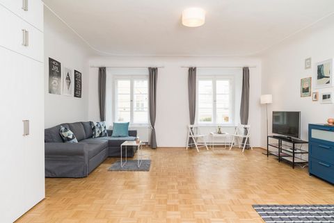 In the immediate vicinity of spectacular Kunsthaus Graz this lovely one bedroom apartment decorated with care and eye for detail, awaits you to come and explore the city of Graz! The 70m2 apartment offers accommodation for up to 6 people in one cozy ...
