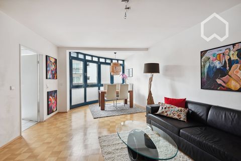 Very quiet, beautiful 3 room apartment on the 5th floor with 2 large balconies, large elevator, flooded with light with floor-to-ceiling windows with views over the rooftops of Mainz. 5 minutes from Mainz main station. Spacious, bright light-flooded ...