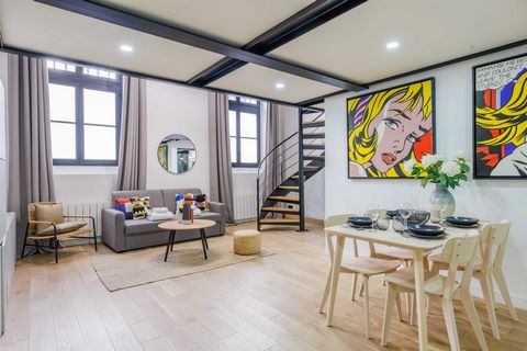 Offering a 62m² ground-floor apartment, conveniently situated just a 3-minute stroll from the Musée d'Orsay and a 10-minute walk from the Esplanade des Invalides. The apartment comprises: A well-appointed and functional kitchen on the upper level: co...